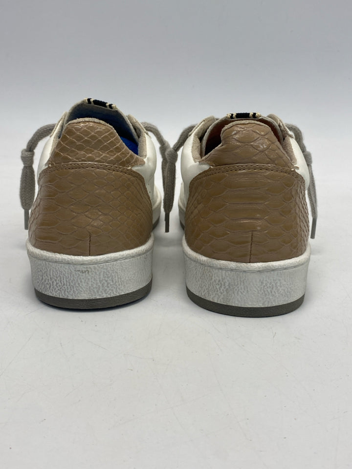 NWT Shu Shop US Shoe Size 9 White Gold Star(s) Sneakers