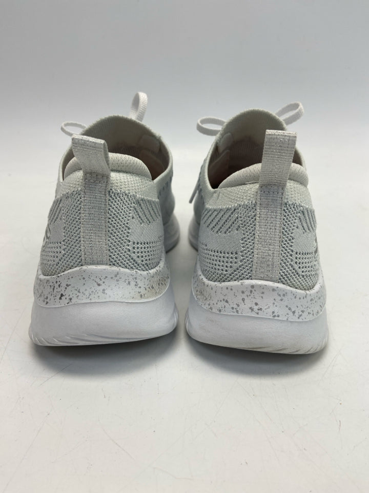 Skechers  Size 6 Pale Green Sneakers