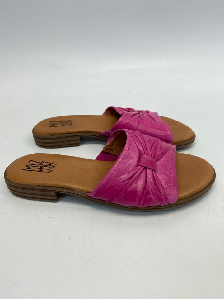 Size 39 Fuchsia Sandals