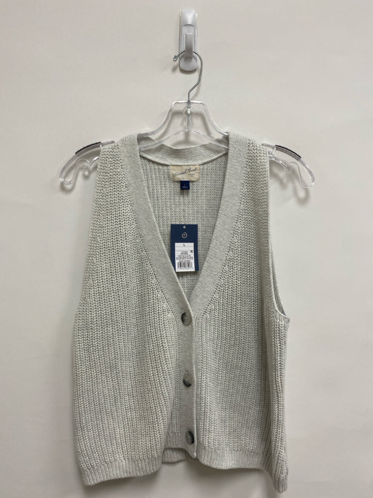 NWT Universal Thread Size L Light Grey Ladies Sweater Vest