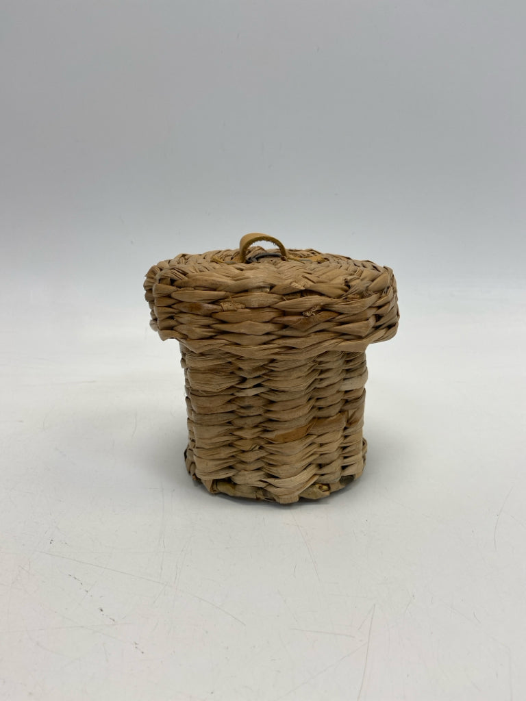 Natural Basketweave Basket
