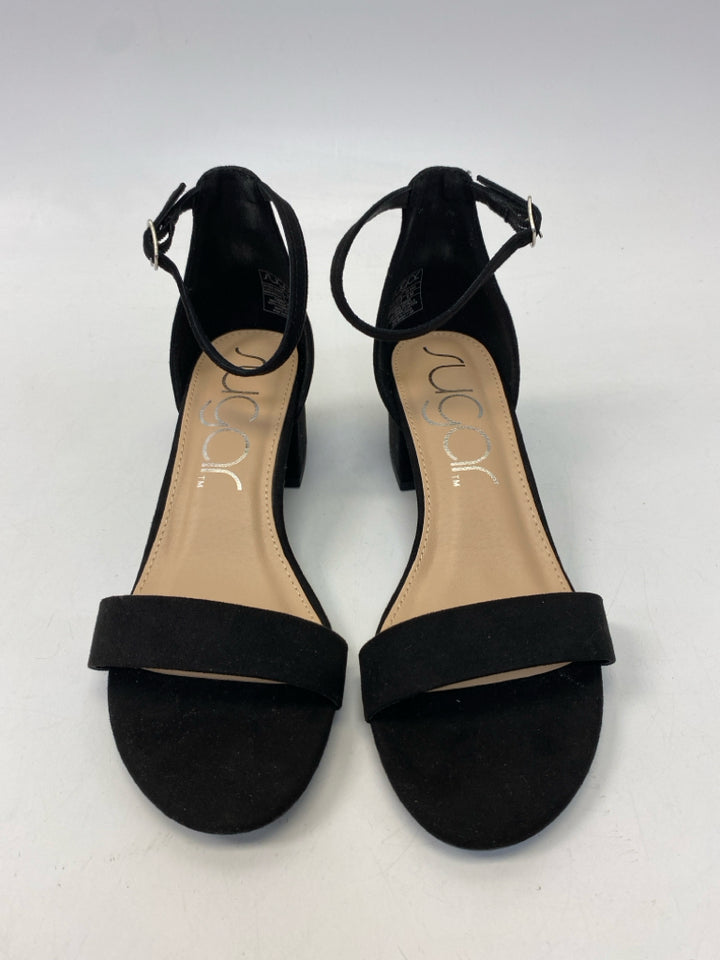 NWOT  Size 8 Black Sandals