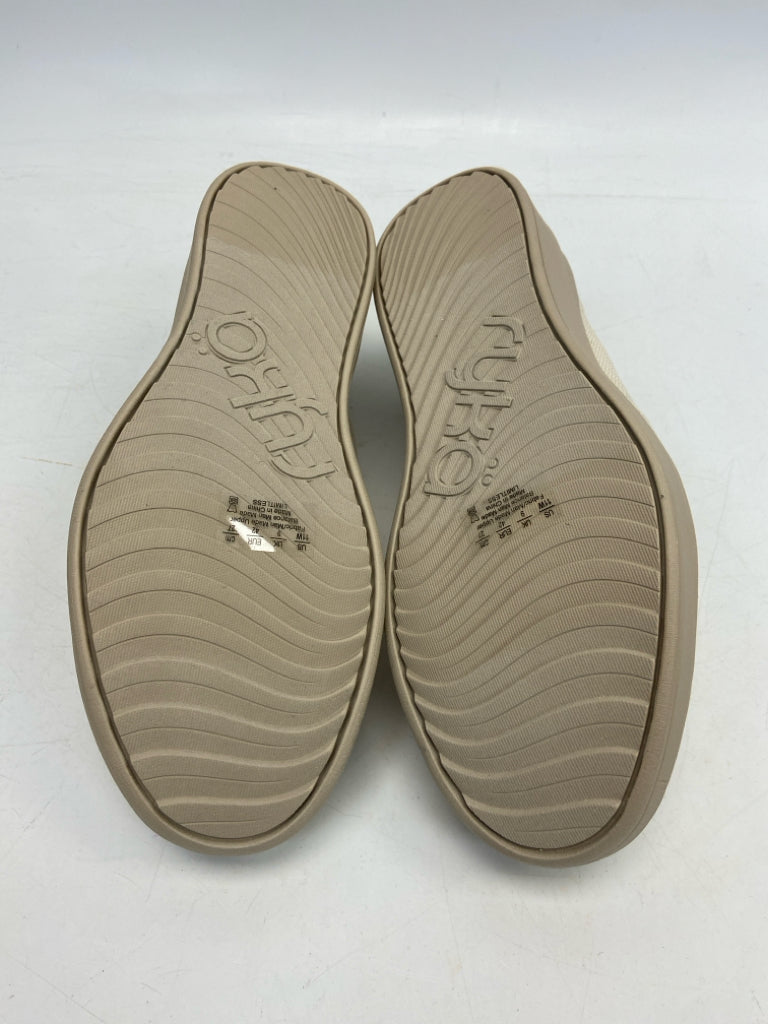 NWOT Ryka  Size 11 Cream Sneakers