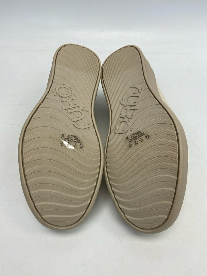 NWOT Ryka  Size 11 Cream Sneakers