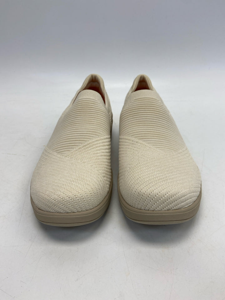 NWOT Ryka  Size 11 Cream Sneakers