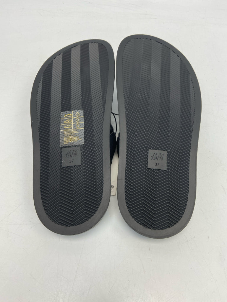 NWT H&amp;M  Size 6 Black Sandals