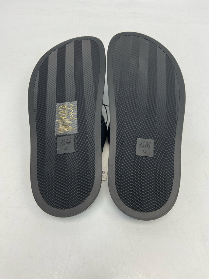 NWT H&amp;M  Size 6 Black Sandals
