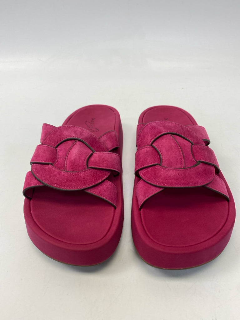 NWT Naked Feet  Size 9 Fuchsia Sandals