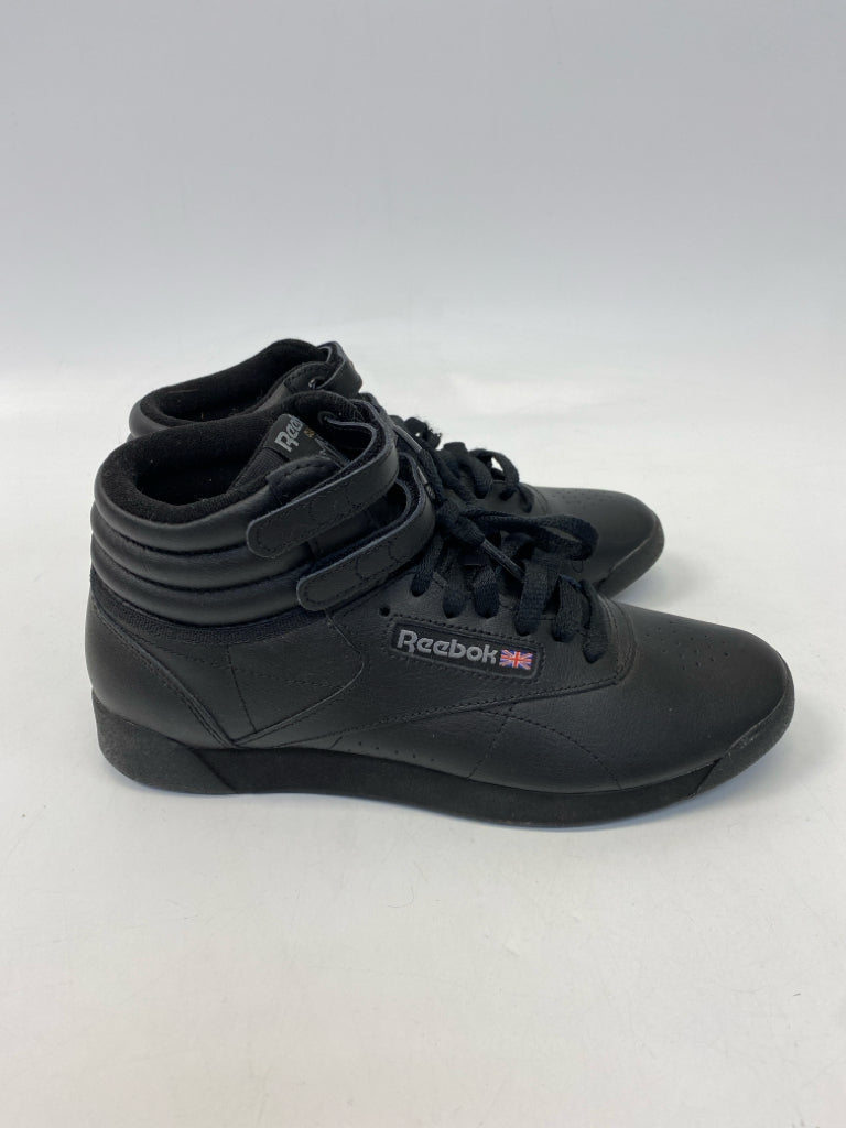 Reebok  Size 7.5 Black Lace-up Sneakers