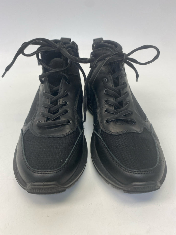 NWOT Black Lace-Up Men&