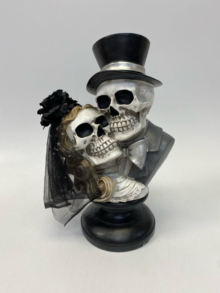 Black/White Skeleton Halloween