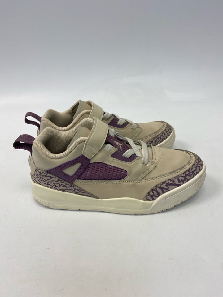 Nike SIZE 2.5Y Beige Purple Jordan Spizike Low Let&