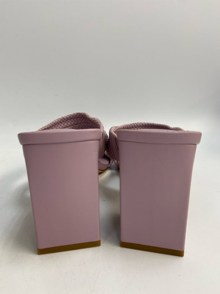 NWOT Marc Fisher  Size 8.5 Lavender Woven Sandals