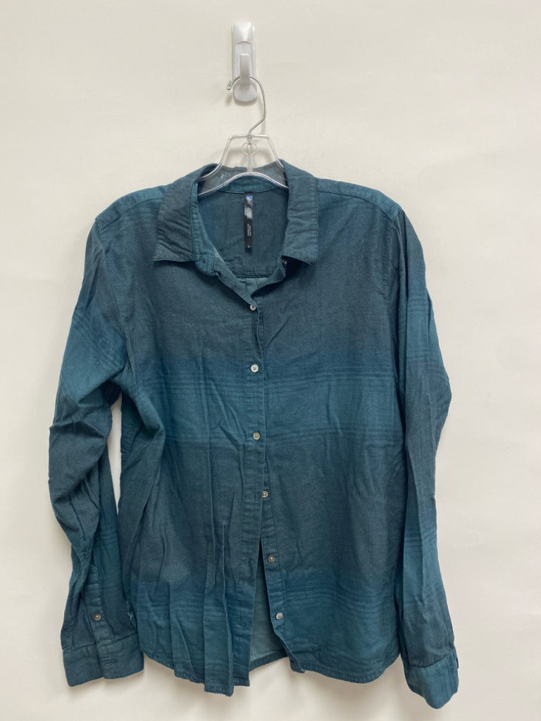 Kuhl Size L Dark Green Plaid Button Up Ladies Top
