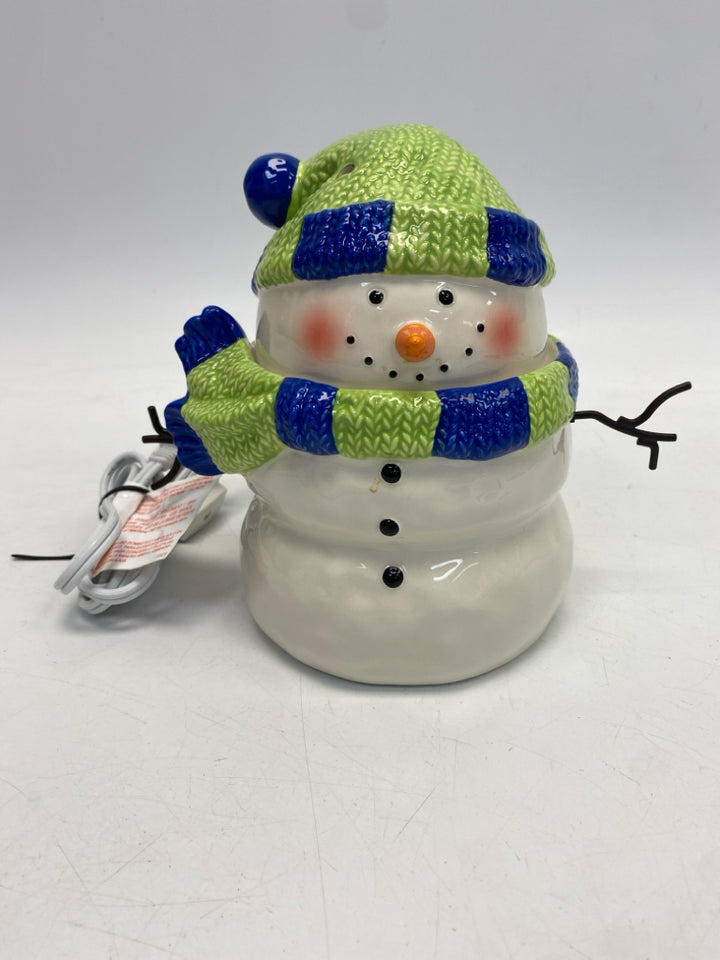 Scentsy White Blue/Green Ceramic Winter