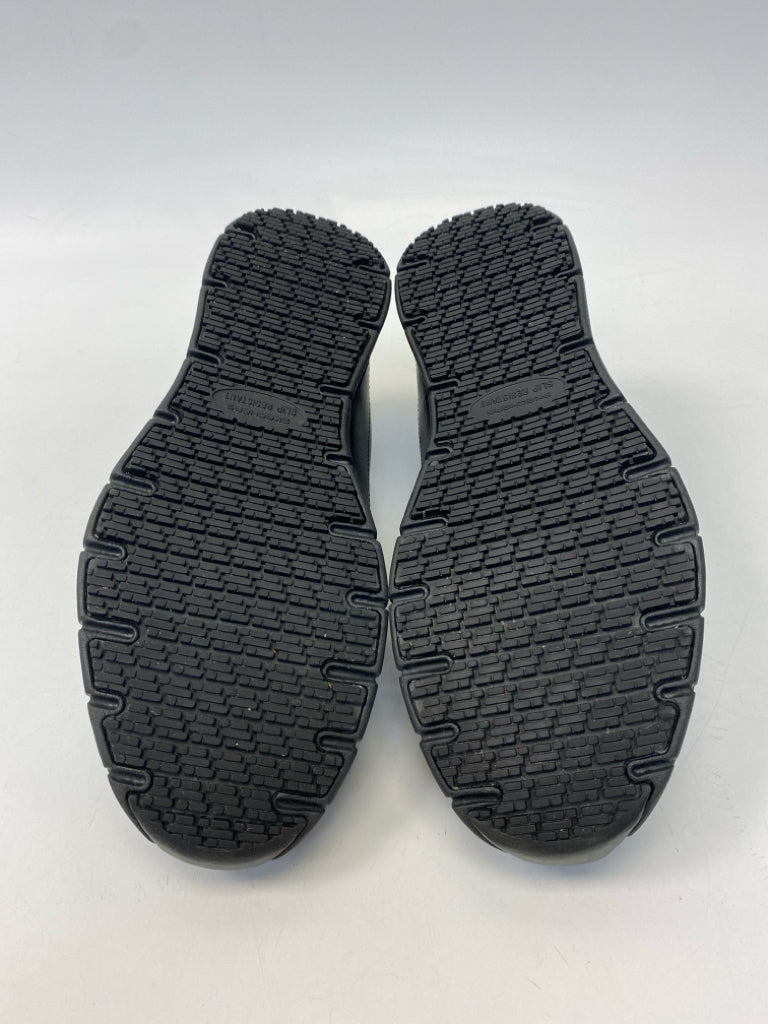NWOT Skechers Size 9 Black Men&