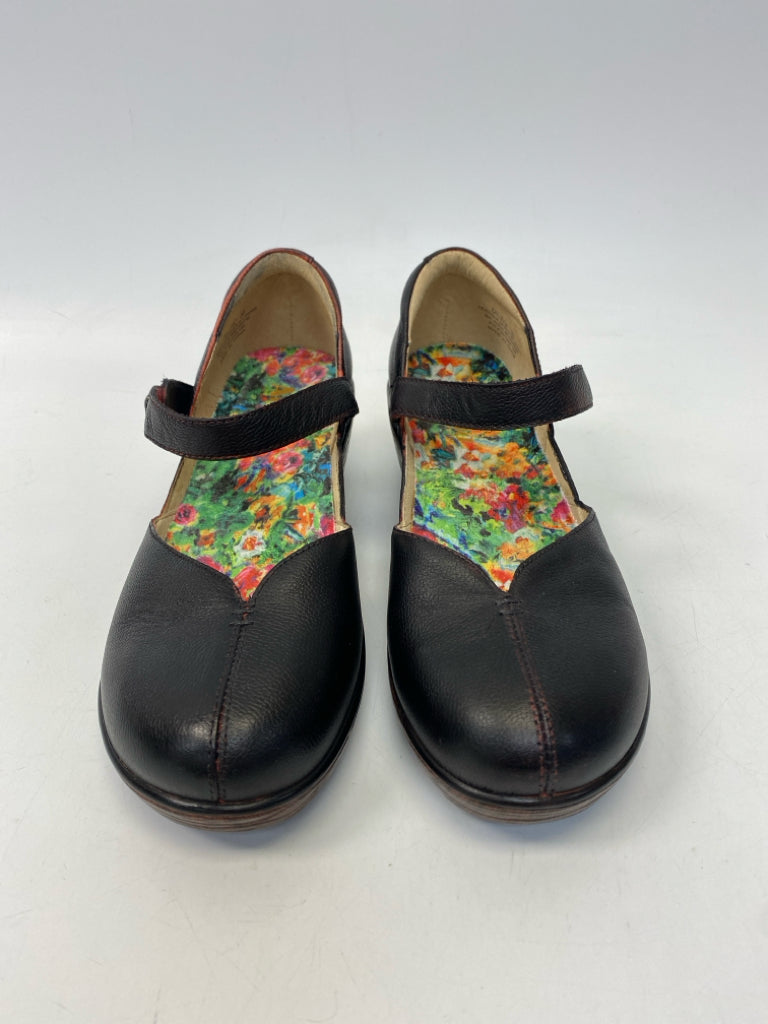Alegria  Size 39 Black Clogs