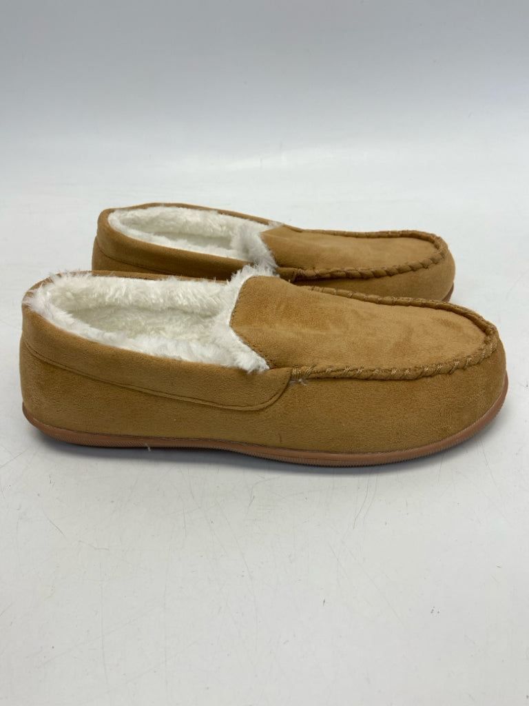 US Shoe Size M Brown Cream Lined Slippers