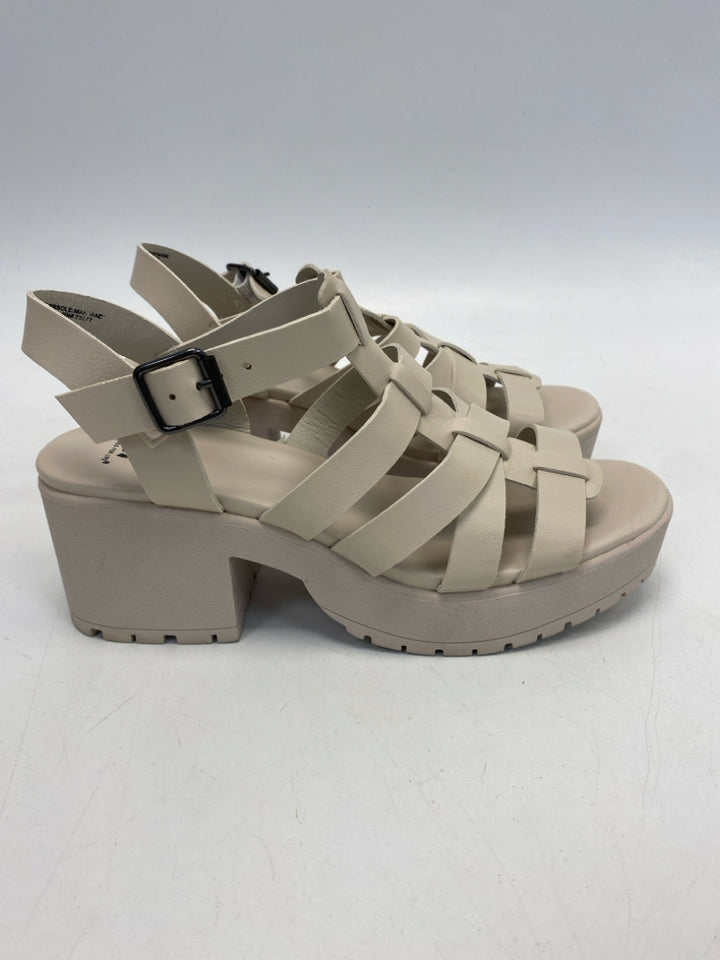 So  Size 8.5 Bone Sandals