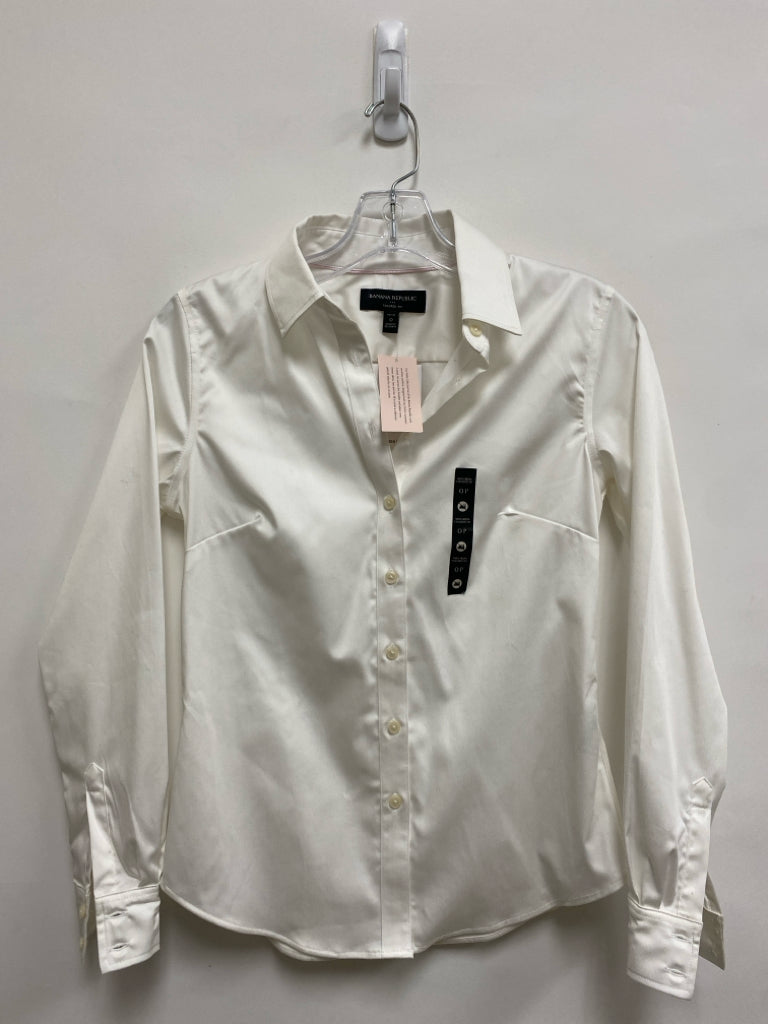 NWT Banana Republic Size 0P White Button Up Ladies Top