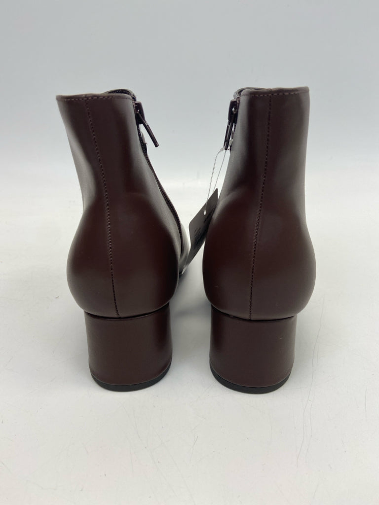 NWT East 5th  Size 7.5W  Dark Brown Boots  **WIDE WIDTH**