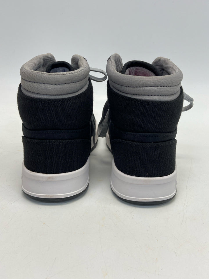 NWOT Levi Size 8 Black Gray Lace-Up Men&