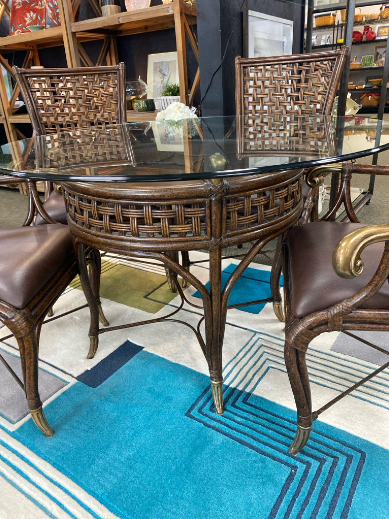 Brown/Clear Table