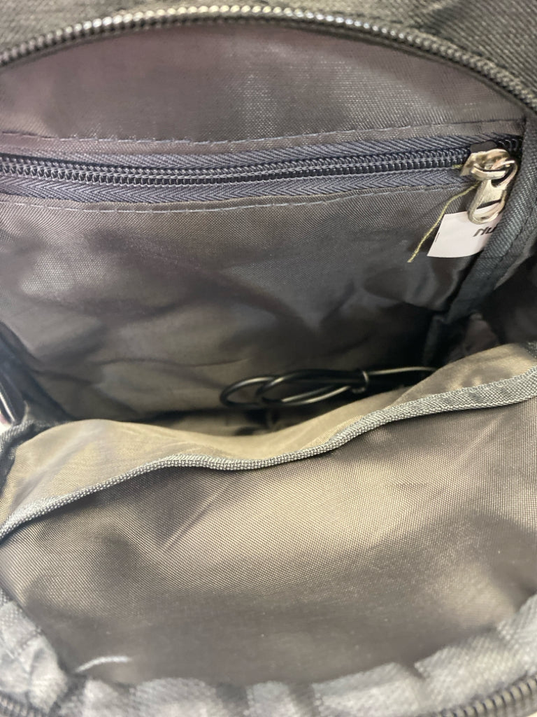 NWT Nupouch Large Day Pack Slingbag