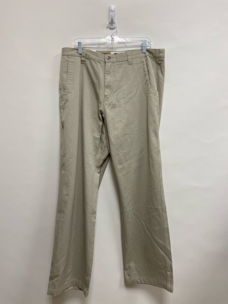 NWT Mountain Khakis Size 38 Khaki Men&