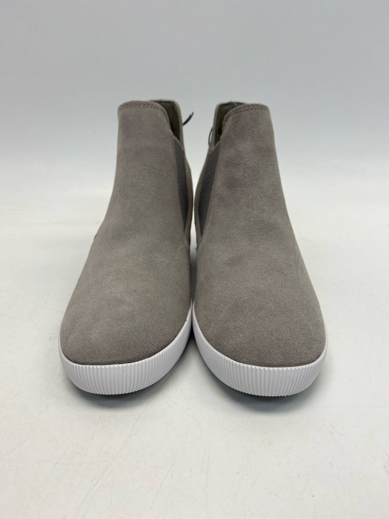 NWT Sorel  Size 9 Gray Sneakers