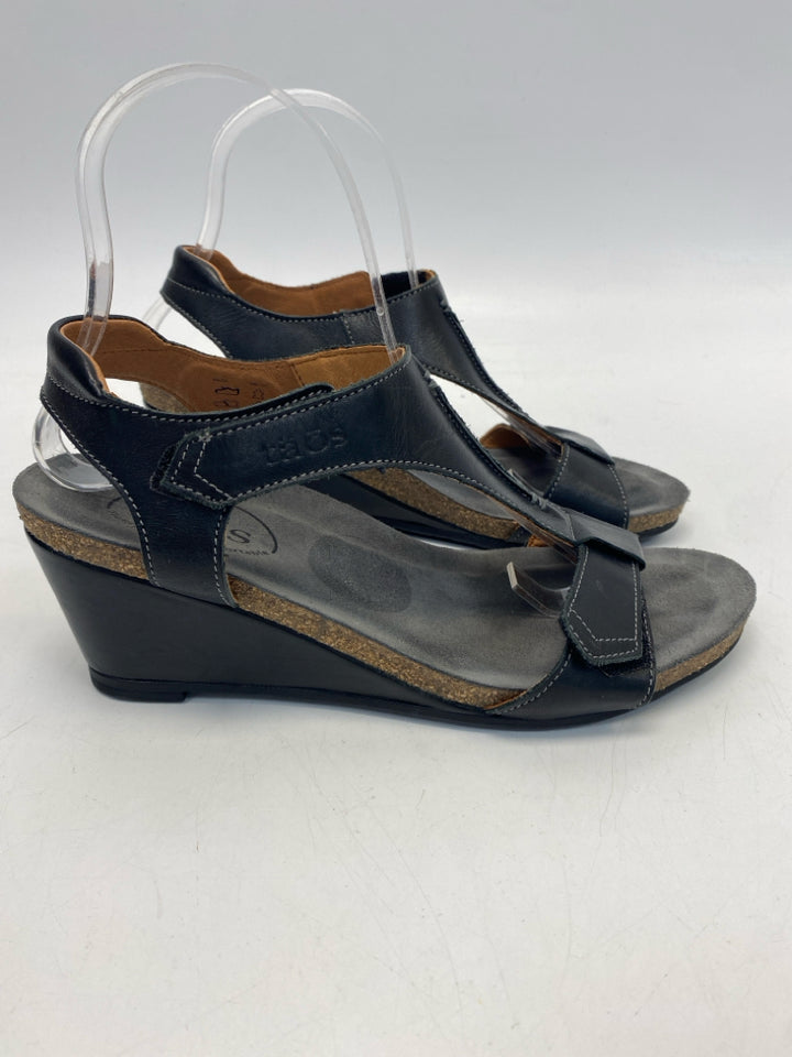 Taos  Size 38 Black Sandals