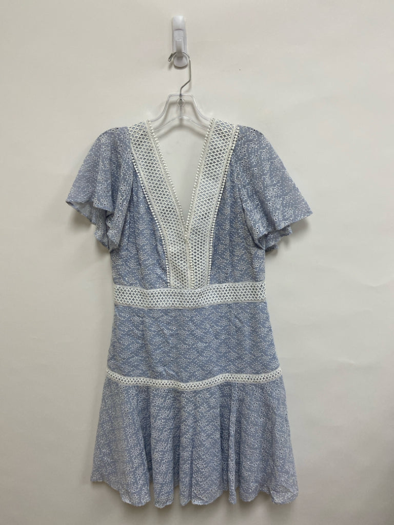 Gianni Bini Size 10 Pale Blue White Embroidered Eyelet Ladies Dress