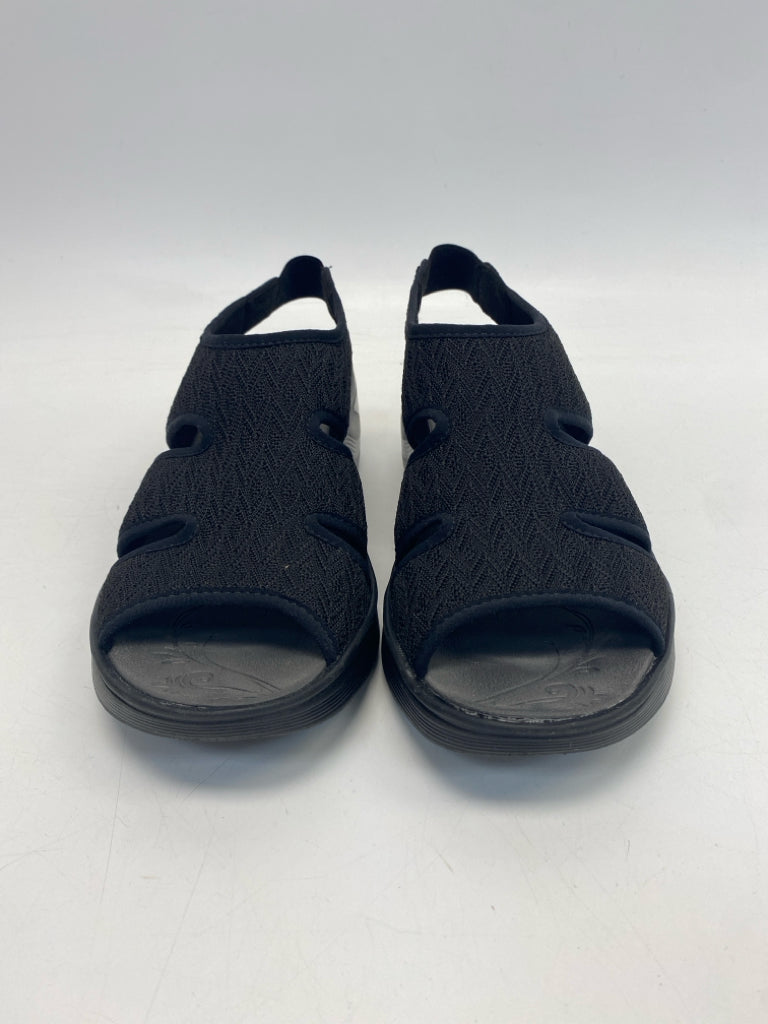 Bzees  Size 10W Black Sandals
