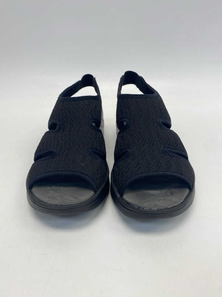 Bzees  Size 10W Black Sandals