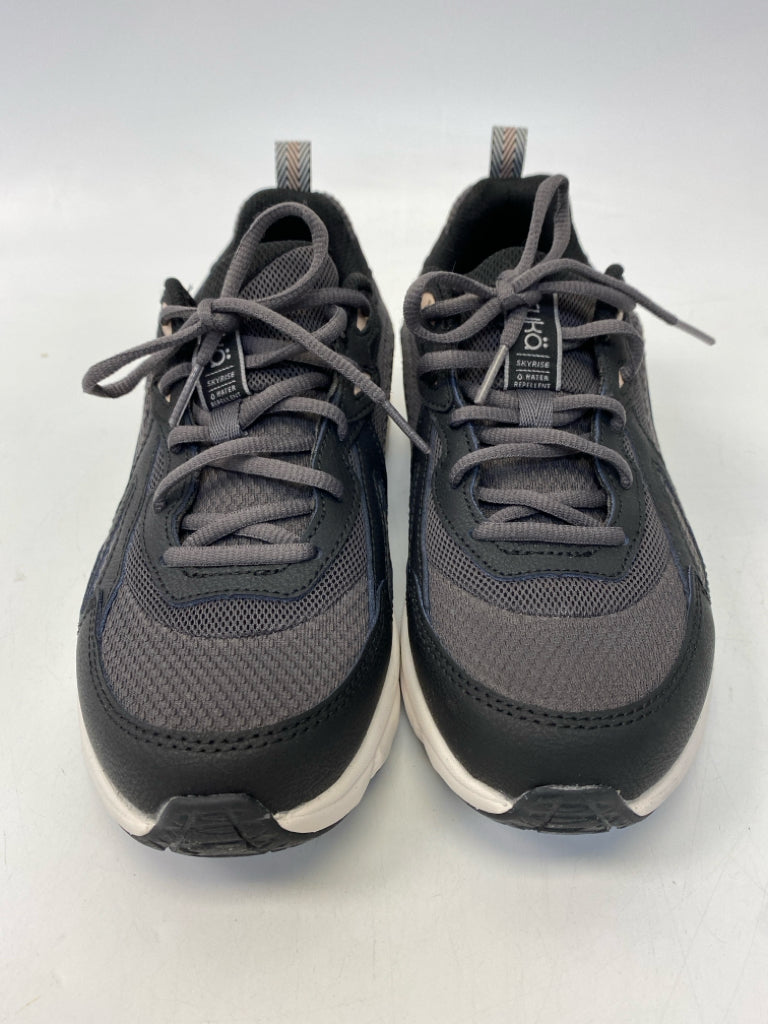 Ryka  Size 6.5 Gray/Blk Lace-up Sneakers