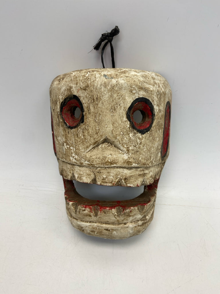 White Red Rustic Wood Wall Hanging