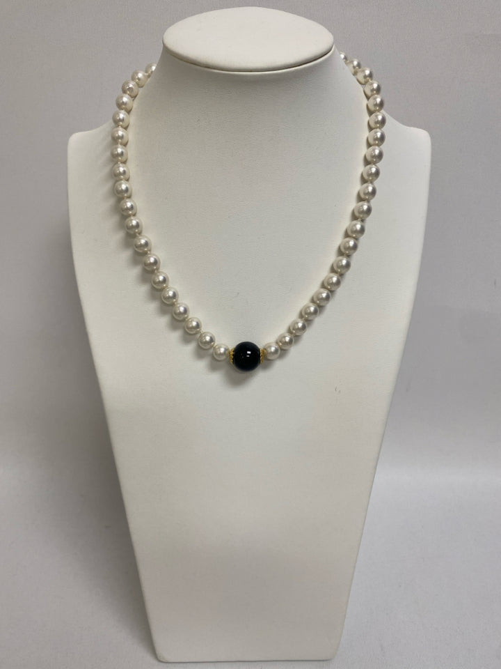 Pearl Gold/Black Necklace