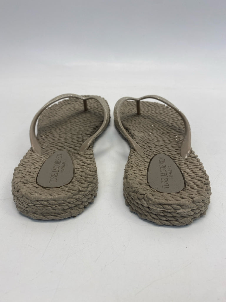 NWOT Ilse Jacobsen Hornbaek  Size 10 Taupe Gold Glitter Sandals