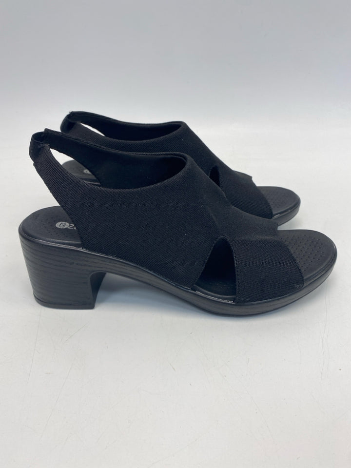 Bzees  Size 10W Black Sandals