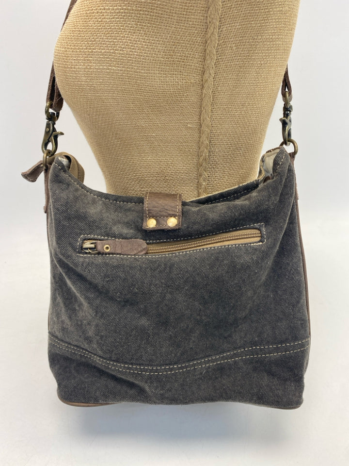 Myra Bag  Size Natural Gray Flowers in Pot Crossbody