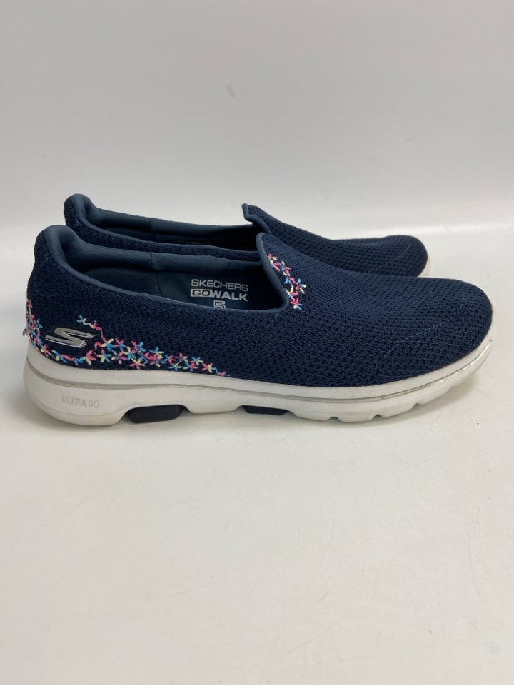 Skechers US Shoe Size 8 Navy Sneakers