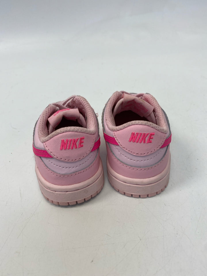 Nike SIZE 5 Pink Lace-Up Girl&