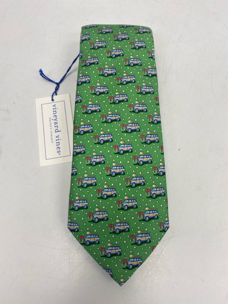 NWT Vineyard Vines Green Cars Men&