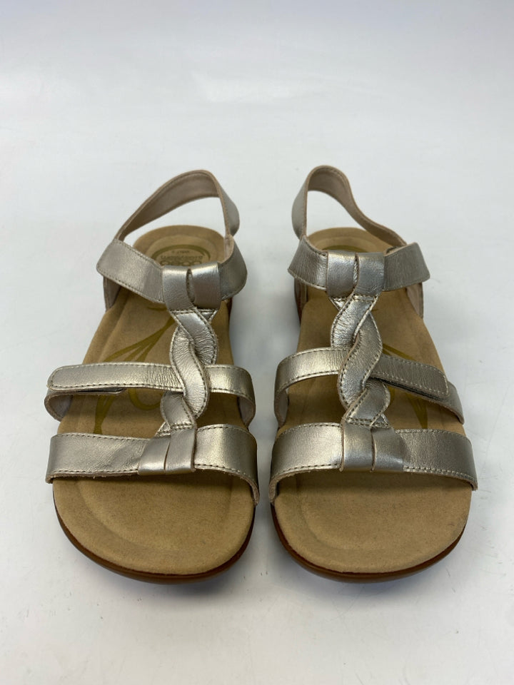 NWOT Abeo Size 7.5N Gold Metallic Sandals  **NARROW**