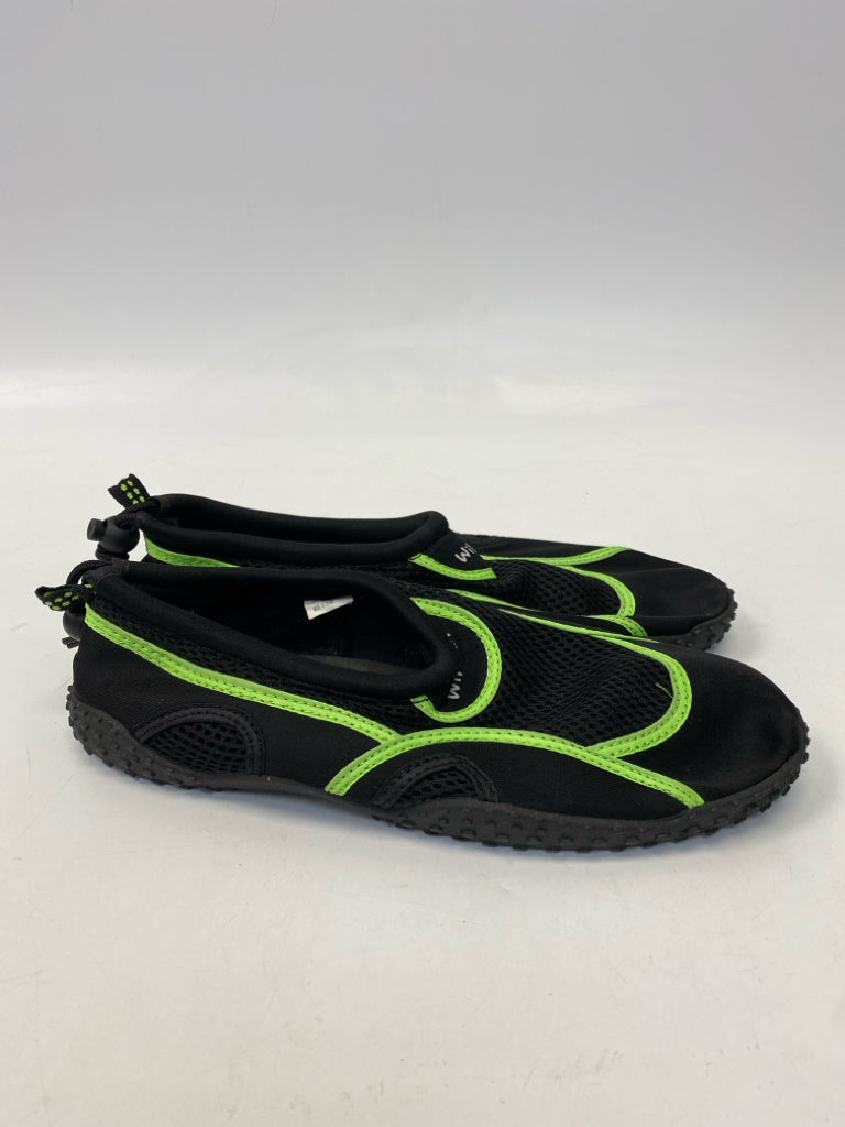 Size 9 Black Neon Green Neoprene Men&
