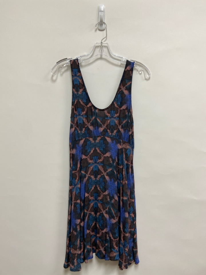 Free People Size 4 Dark Gray Blue/Pink Diamond Print Sleeveless Ladies Dress