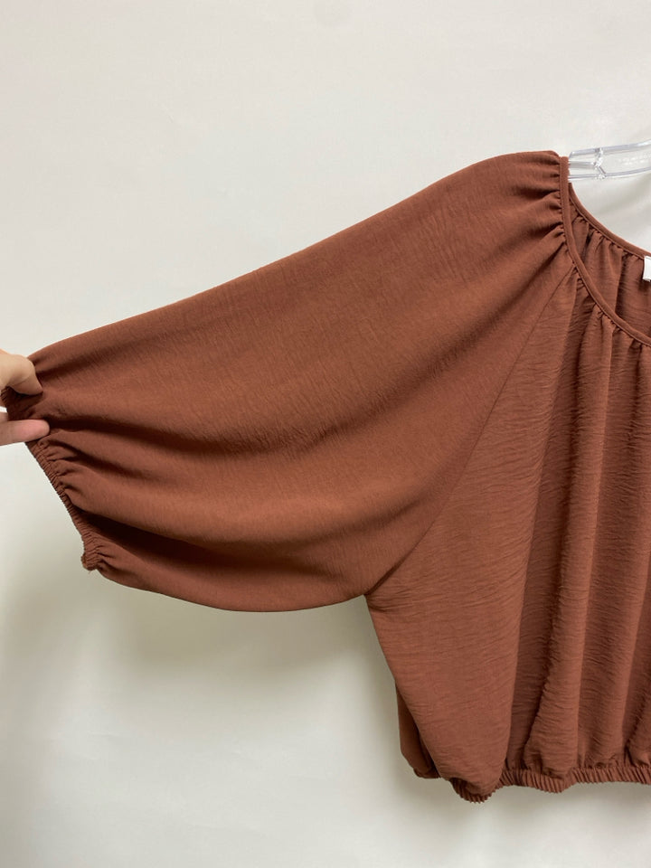NWT  SIZE  2X Brown Cropped Plus Size Top