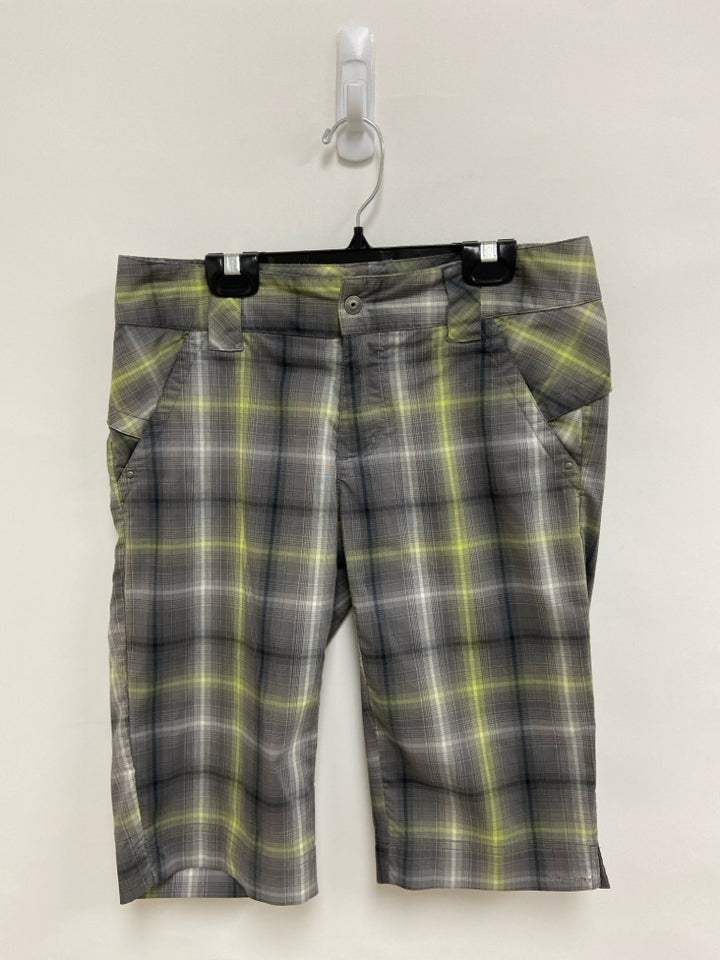 Columbia Size 4 Gray/Yellow White/Black Plaid Ladies Shorts