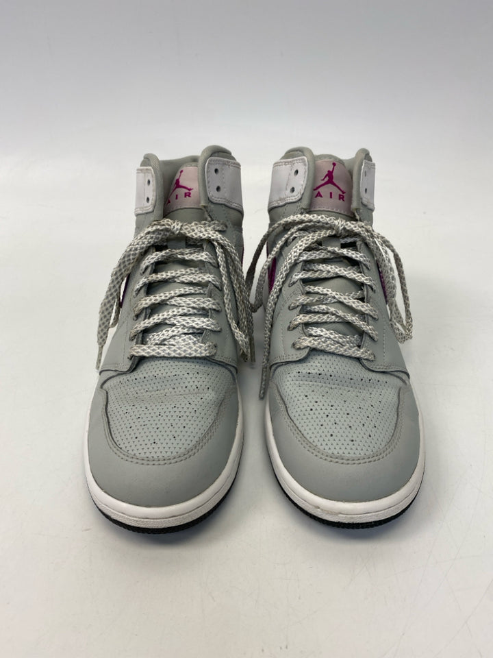 Nike SIZE 5.5 Gray Fuchsia Lace-Up Girl&