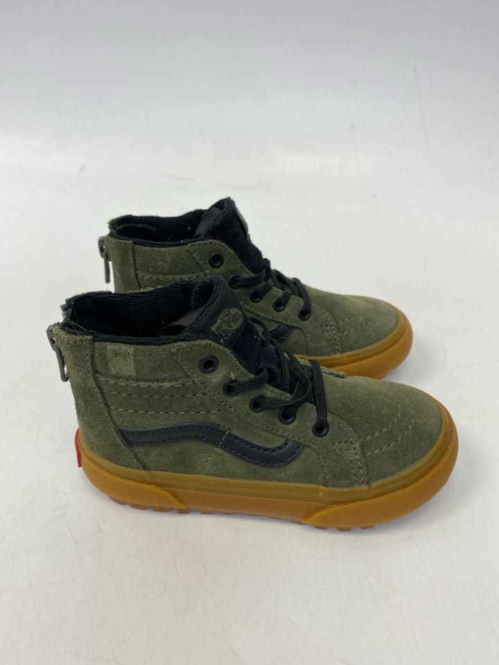Vans SIZE 8 Olive Black Boy&